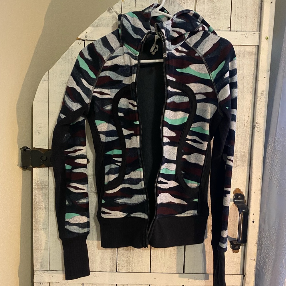 Lululemon athletic jacket size 4